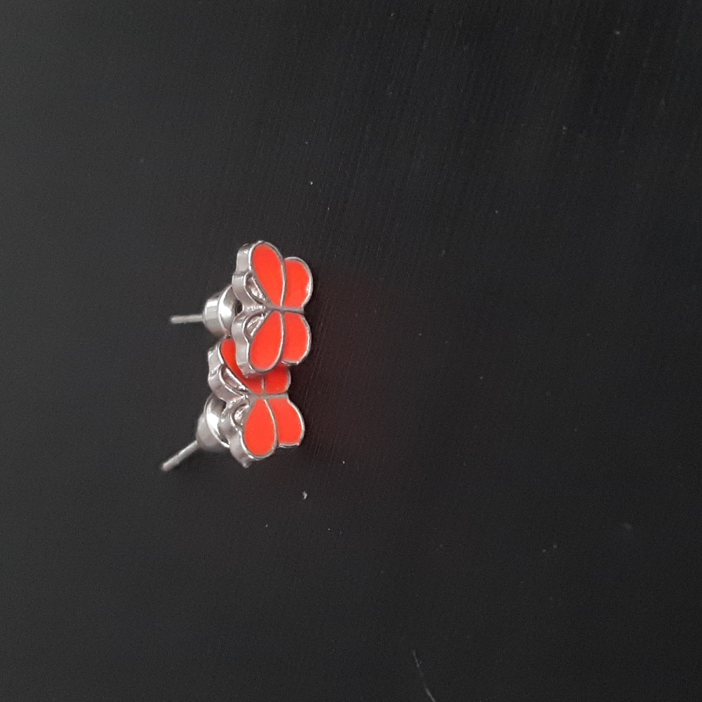 Earings - Picture 3 of 3